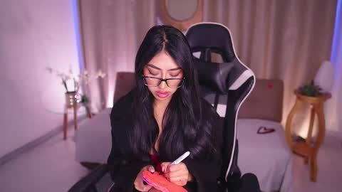 Snapshot of sara_albrecht chatting on February 14, 2025, 12:47 pm Sara  online show from February 14, 2025, 12:47 pm