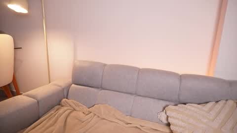 Sara  online show from February 3, 2026, 1:15 am