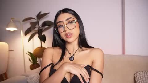 Sara  online show from April 25, 2026, 10:29 pm