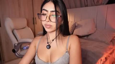 Sara  online show from July 5, 2026, 4:19 am