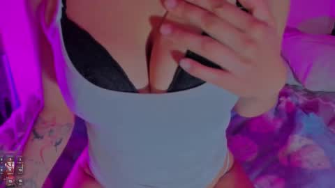 sara allenx online show from February 18, 2026, 5:42 pm