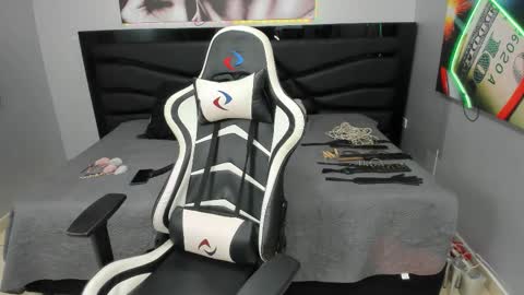 Snapshot of sara_bdsm chatting on November 2, 2025, 2:30 pm sara_bdsm online show from November 2, 2025, 2:30 pm