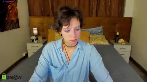 Sarah online show from October 25, 2025, 1:02 am