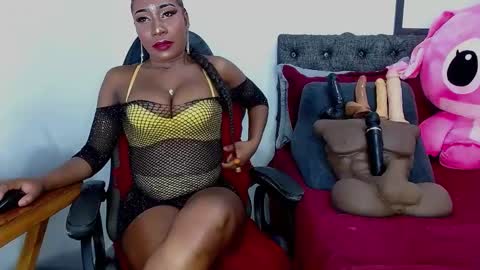 Snapshot of sara_greyx chatting on December 19, 2024, 2:23 am Sara Greyx online show from December 19, 2024, 2:23 am