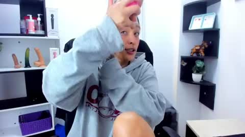 sara_honny online show from June 17, 2026, 1:34 pm