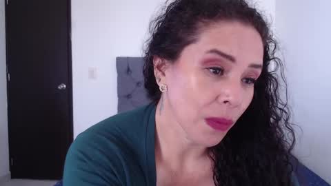 Sara hot46 online show from December 18, 2024, 2:06 pm