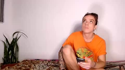 sara_johnson__ online show from September 27, 2025, 5:01 am