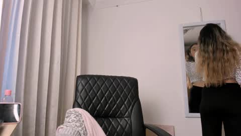 Snapshot of sara_kaii chatting on May 5, 2026, 10:18 pm sara_kaii online show from May 5, 2026, 10:18 pm