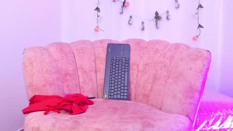 Snapshot of sara_kurt chatting on February 23, 2025, 3:29 pm Sara online show from February 23, 2025, 3:29 pm