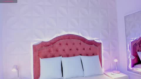 Snapshot of sara_laurent_ chatting on January 16, 2026, 11:58 am sara laurent online show from January 16, 2026, 11:58 am