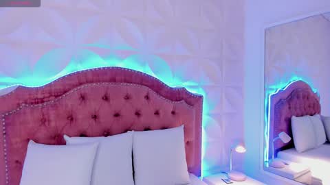 Snapshot of sara_laurent_ chatting on January 31, 2026, 7:11 pm sara laurent online show from January 31, 2026, 7:11 pm