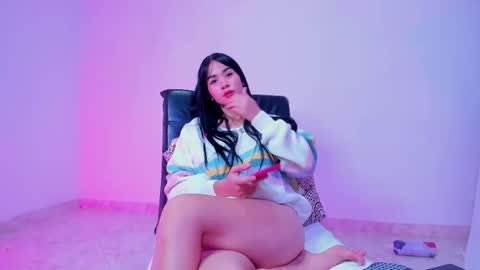 Snapshot of sara_leenn chatting on September 14, 2025, 6:01 am       online show from September 14, 2025, 6:01 am