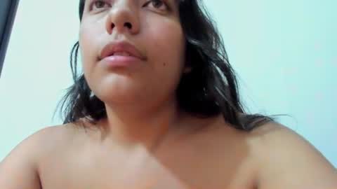 Snapshot of sara_len chatting on July 1, 2026, 6:07 pm sara_len online show from July 1, 2026, 6:07 pm
