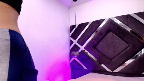 sara_lopee1 online show from October 2, 2025, 11:50 am