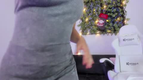 Snapshot of sara_lopez_28 chatting on December 4, 2024, 2:37 pm Sara online show from December 4, 2024, 2:37 pm