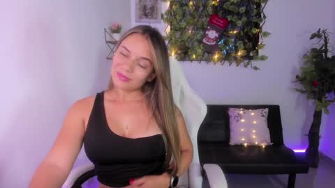 Snapshot of sara_lopez_28 chatting on December 21, 2024, 4:25 pm Sara online show from December 21, 2024, 4:25 pm