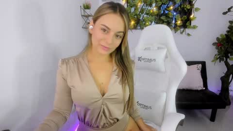 Snapshot of sara_lopez_28 chatting on January 18, 2025, 11:54 am Sara online show from January 18, 2025, 11:54 am