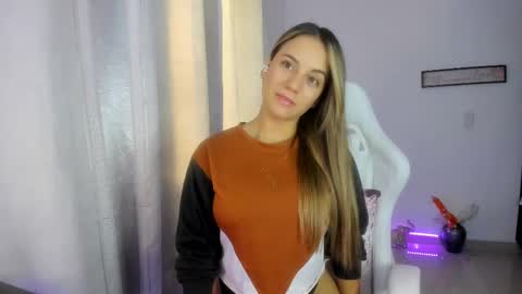 Snapshot of sara_lopez_28 chatting on February 27, 2025, 12:34 pm Sara online show from February 27, 2025, 12:34 pm