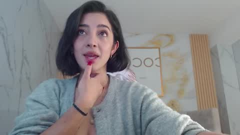 Sara  online show from October 2, 2025, 2:02 pm