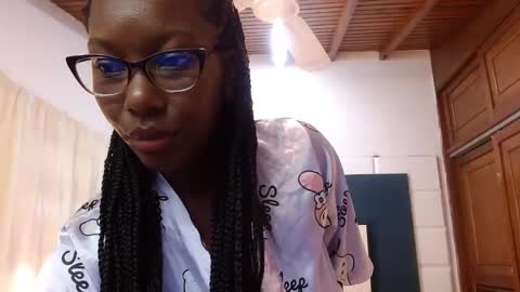 S A R A online show from December 5, 2025, 11:19 am