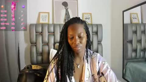 Snapshot of sara_marks chatting on July 6, 2026, 10:45 am S A R A online show from July 6, 2026, 10:45 am