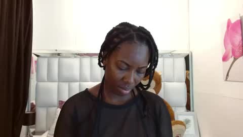Snapshot of sara_marks chatting on July 21, 2026, 11:01 am S A R A online show from July 21, 2026, 11:01 am