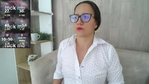 Sara   online show from April 24, 2026, 8:33 pm