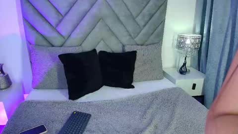 sara_owens7 online show from September 24, 2025, 1:53 am