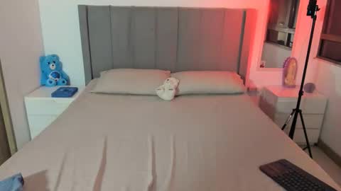 Sara online show from October 8, 2025, 2:31 am