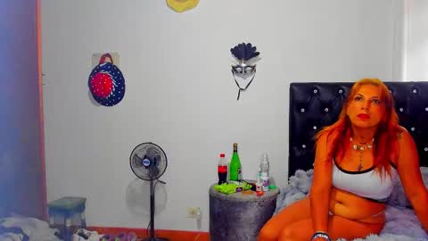 Snapshot of sara_parker__ chatting on October 26, 2025, 4:35 pm Sara Parker online show from October 26, 2025, 4:35 pm