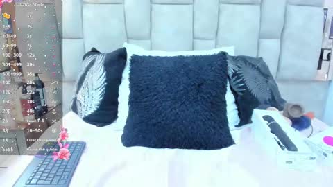 Sara online show from September 18, 2025, 7:49 pm