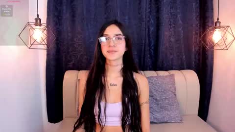 SARA SANTACRUZ online show from December 17, 2025, 12:11 pm