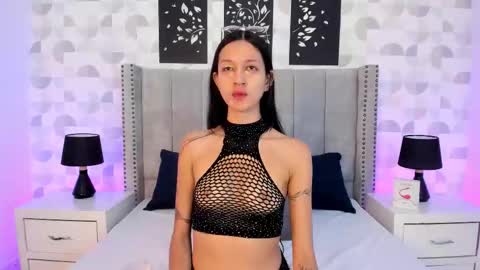 SARA SANTACRUZ online show from March 11, 2026, 12:44 pm