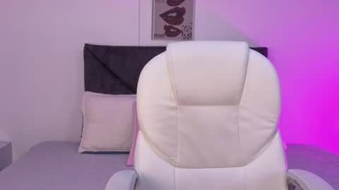 Snapshot of sara_sharma chatting on September 10, 2025, 1:55 pm sara  online show from September 10, 2025, 1:55 pm