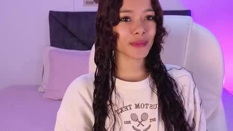Snapshot of sara_sharma chatting on October 1, 2025, 1:17 pm sara  online show from October 1, 2025, 1:17 pm
