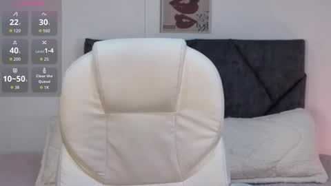Snapshot of sara_sharma chatting on October 14, 2025, 12:17 pm sara  online show from October 14, 2025, 12:17 pm