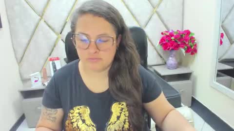 sara_thonson_ online show from April 24, 2026, 4:48 am