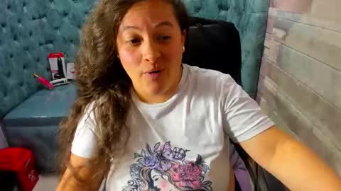 sara_thonson_ online show from June 2, 2026, 3:52 am