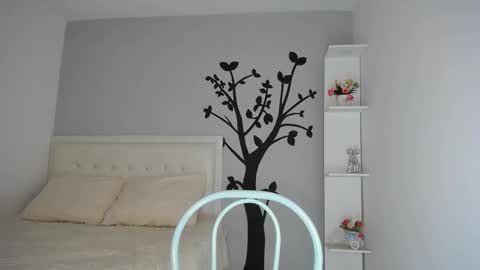 Snapshot of sara_tris chatting on October 17, 2025, 1:42 am Sara online show from October 17, 2025, 1:42 am