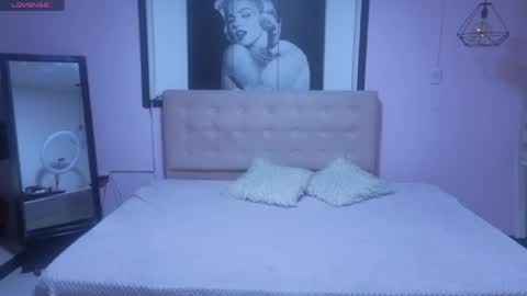 sara_valderrama_ online show from April 27, 2026, 12:36 pm