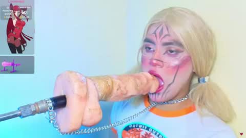 sara_whoredirty online show from June 17, 2026, 9:23 am