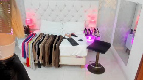 Saraa Gomez online show from January 3, 2025, 3:38 am