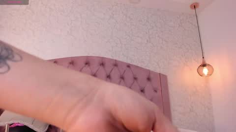 Sara  online show from April 5, 2026, 6:49 pm