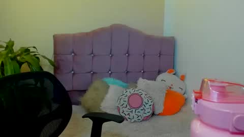 Sarah Ramirez online show from December 16, 2024, 10:18 am