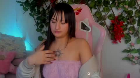 Sarah Ramirez online show from December 24, 2024, 4:19 pm