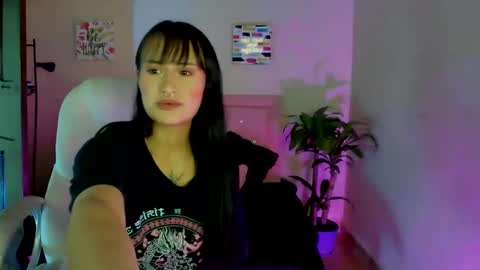 Sarah Ramirez online show from March 8, 2025, 11:58 am