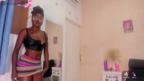 saraacollinss online show from June 15, 2026, 8:22 pm