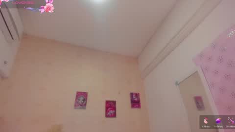saraacollinss online show from June 23, 2026, 8:29 pm