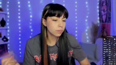 Sara online show from December 2, 2025, 11:11 pm