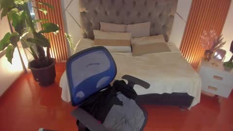 Snapshot of saraandsofi02 chatting on January 17, 2025, 11:06 am sofia gomez420 online show from January 17, 2025, 11:06 am